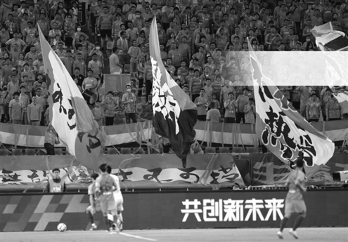 2023年,足球终于迎回烟火气 记者 王晓峰 摄